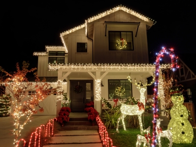 outdoor holiday decor